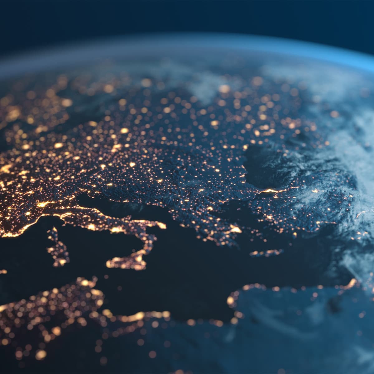 Carte du globe montrant l’Europe de nuit vue depuis l’espace.